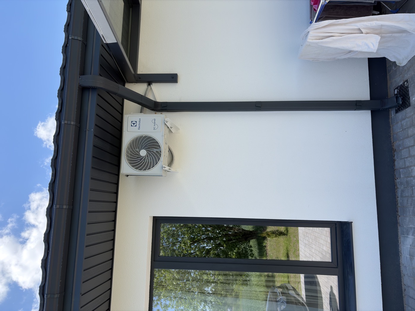 Electrolux DC Inverter · фасад