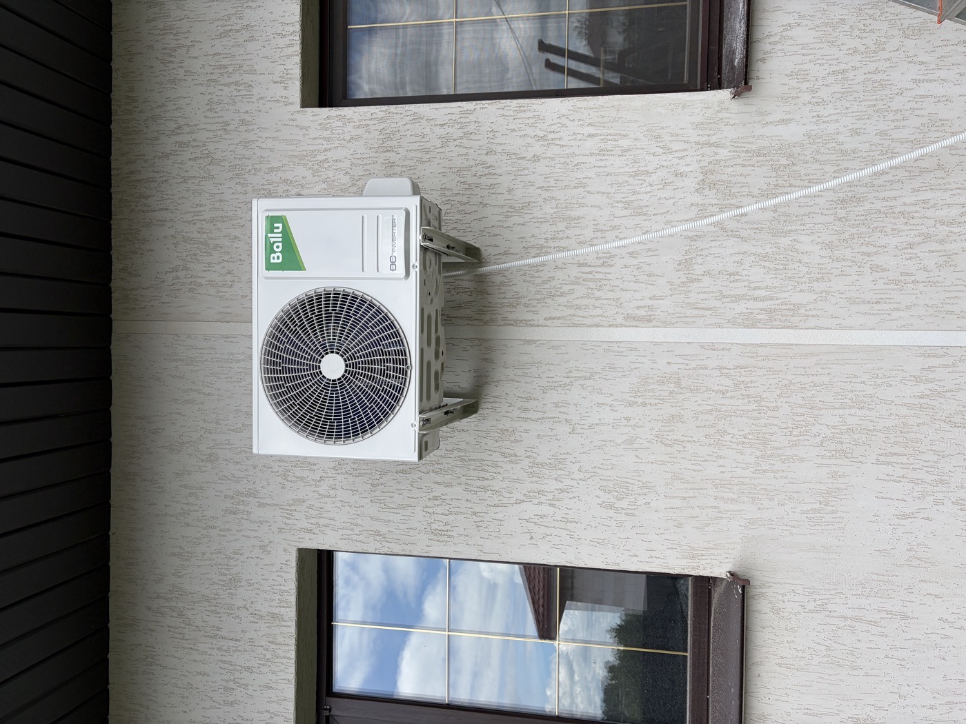 Ballu DC Inverter · снаружи